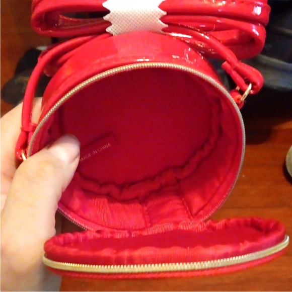 Marc Jacobs Mini 4" Red Patent Leather Crossbody Canteen Bag. - Picture 3 of 6